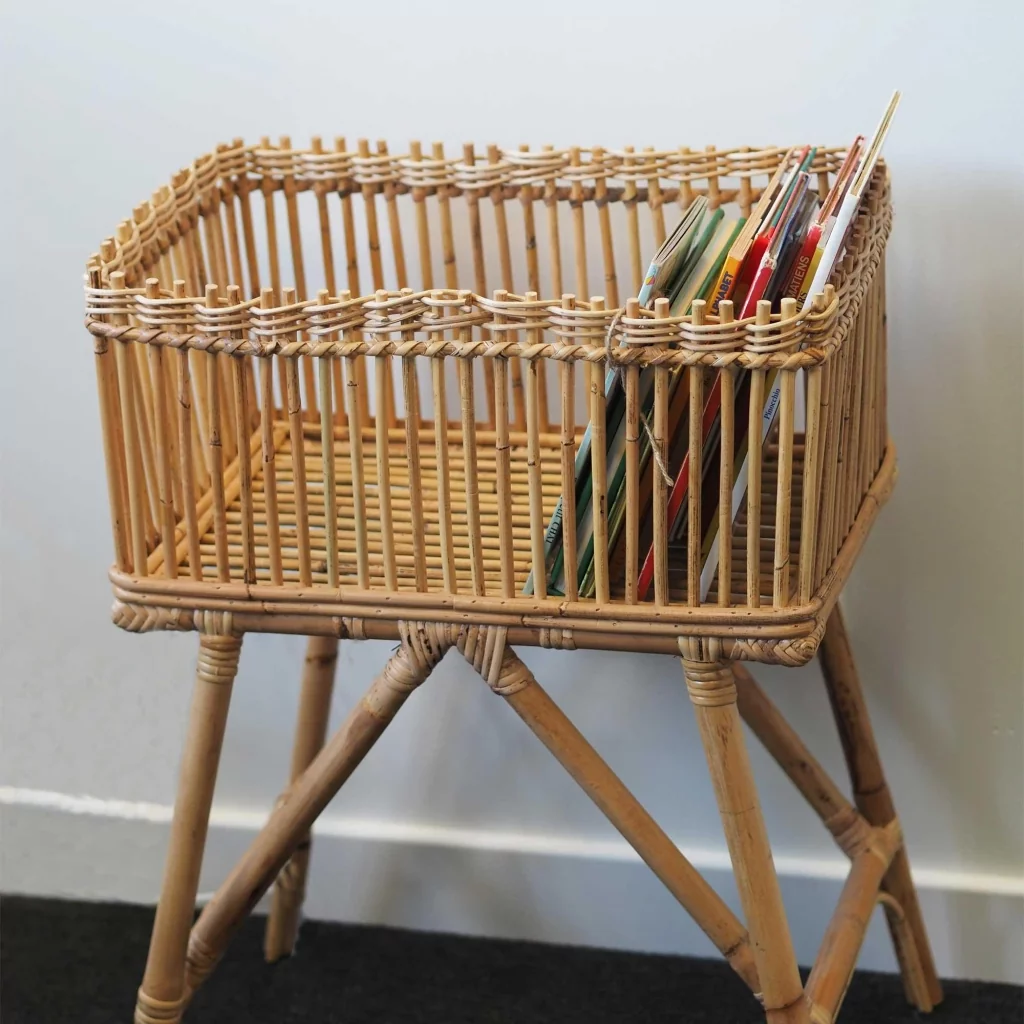 porte revues vintage - porte revues bohème - porte revues rotin - jardiniere vintage - jardiniere à pied rotin