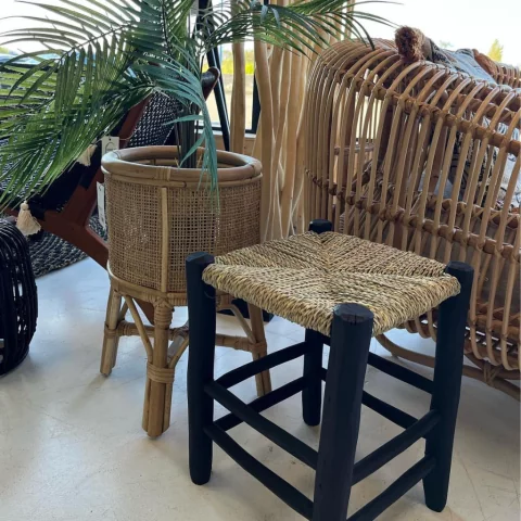 DARIO - Cache pot sur pieds en rotin - cache-pot-naturel-et-tendance