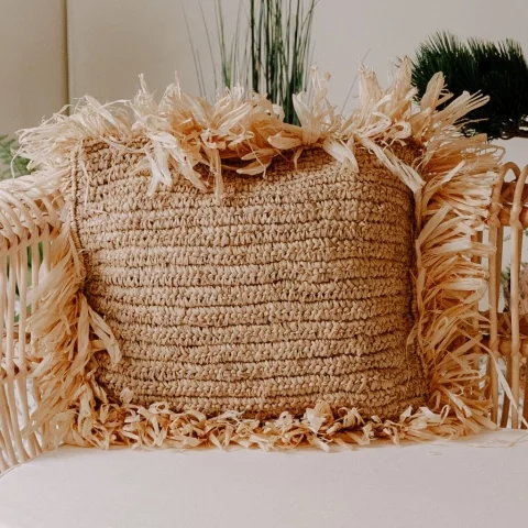 Coussin raphia tressé en 40*40 couleur naturel 2