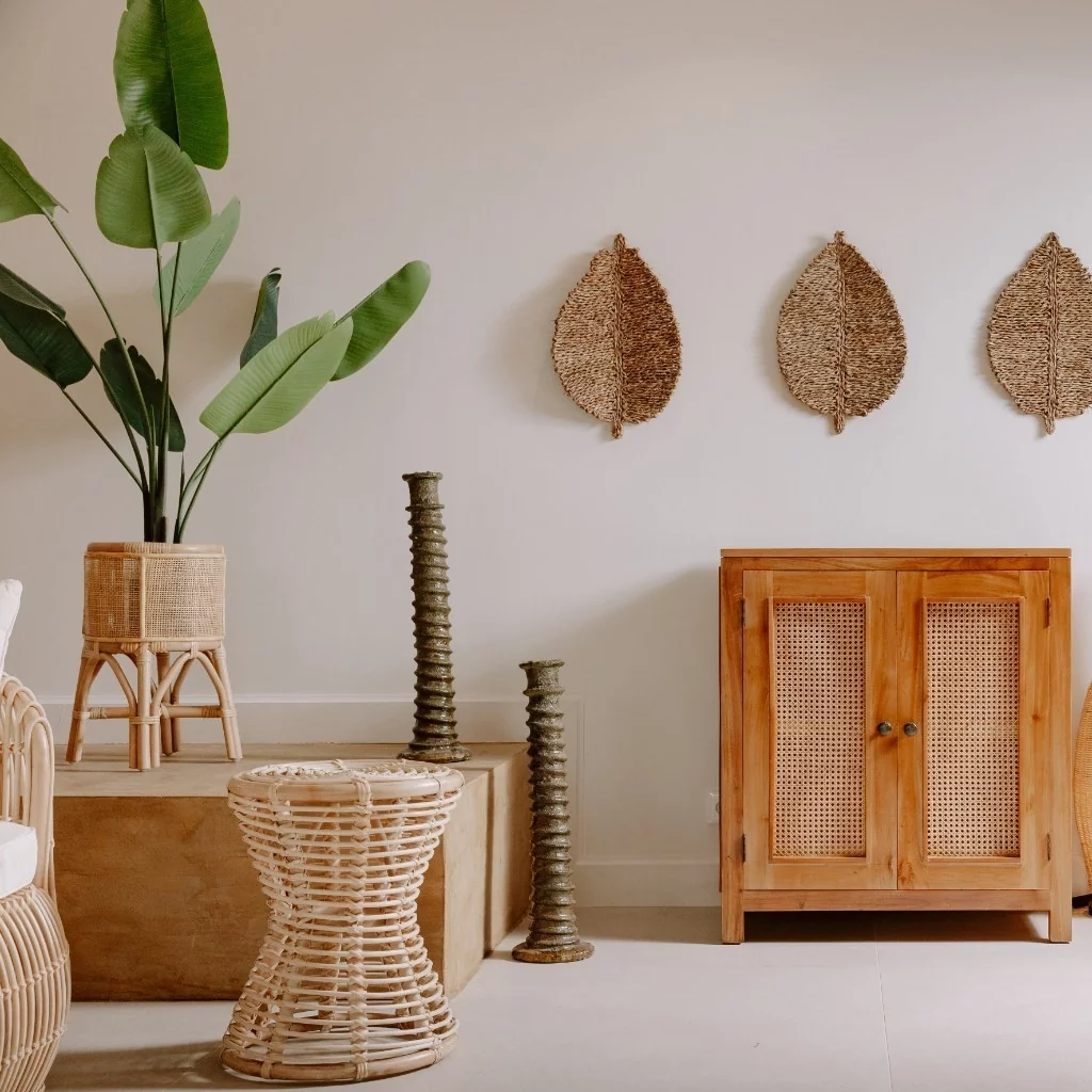 DARIO - Cache pot sur pieds en rotin