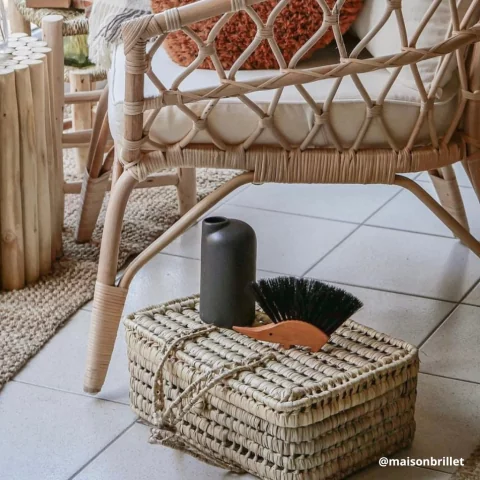 Petite-valise-en-feuilles-de-palmier-pour-déco