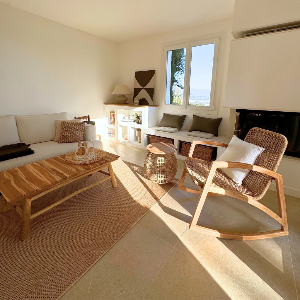 chaise en bois pour intérieur et extérieur