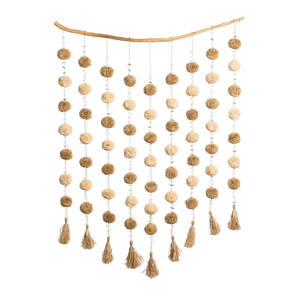 POM - Décoration murale avec pompons et coquillages