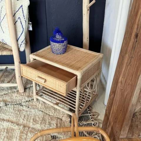 Prisca - Table de chevet en rotin avec tiroir pour chambre