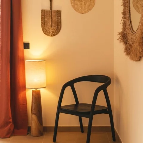 Agathe S- Lampe à poser en teck avec abat-jour en lin 2