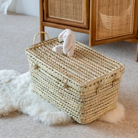 Grand coffre de rangement pour chambre en feuille de palmier