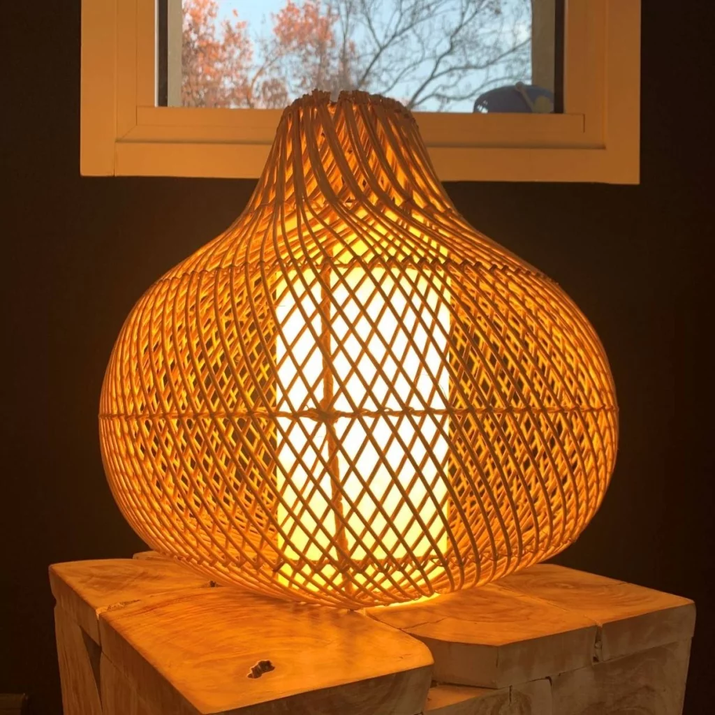 Lampe suspendre et poser en rotin pour votre salon ou Lampe suspendre et poser en rotin pour votre salon ou