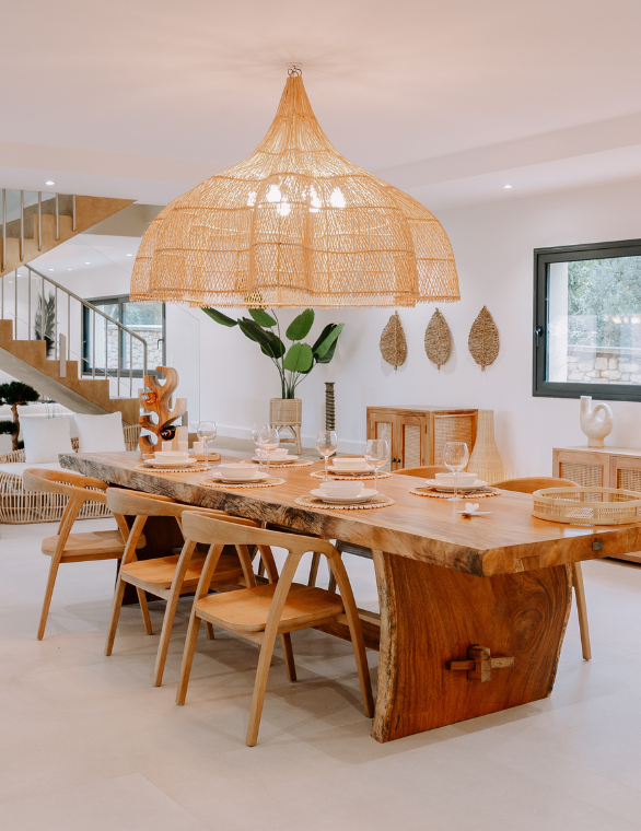 salle à manger avec luminaire XXL