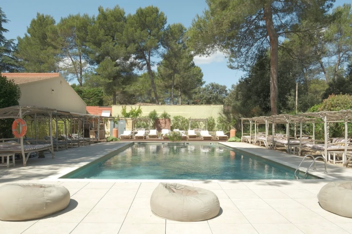 Transats en teck professionnels bord de piscine restaurant Provence - Hydile