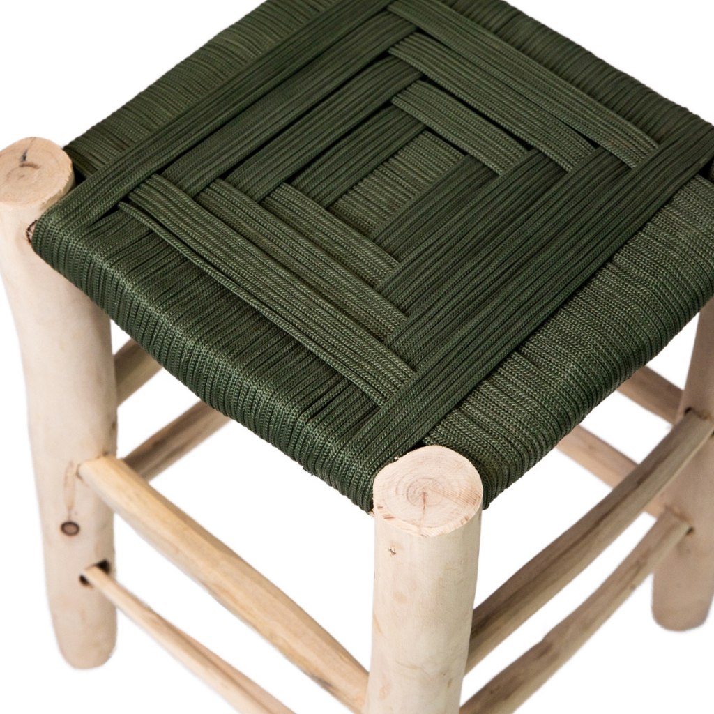 ROUCOU - VERT Tabouret en corde synthétiques vert et bois d'eucalyptus L30cmxH42cmxP30cm