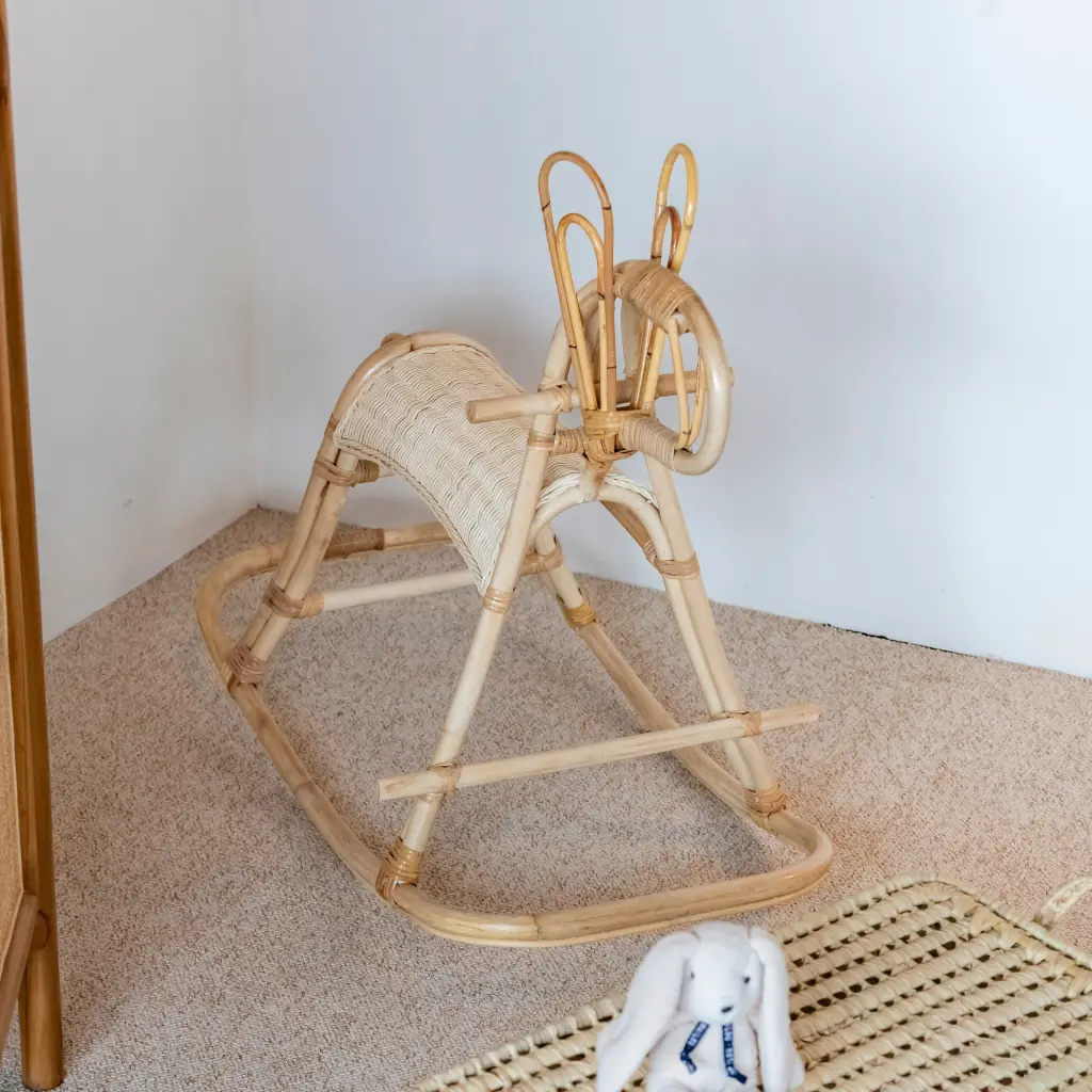 JIMY - Cheval à bascule en rotin - Objet de décoration