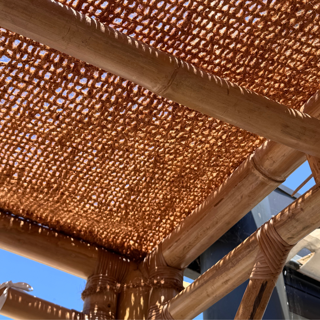 PERGOLA 3x3 avec ombrière en fibre de coco