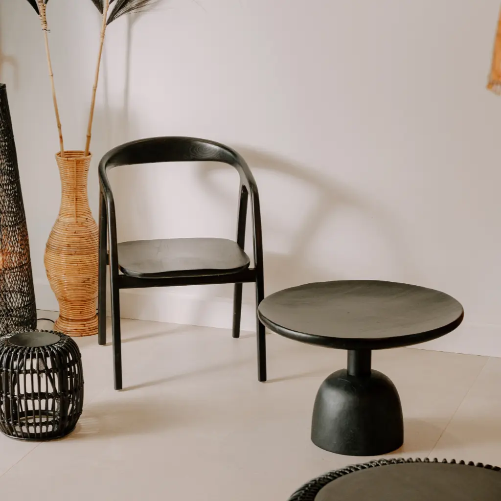 BLACKY M -Table basse ronde en suar noir