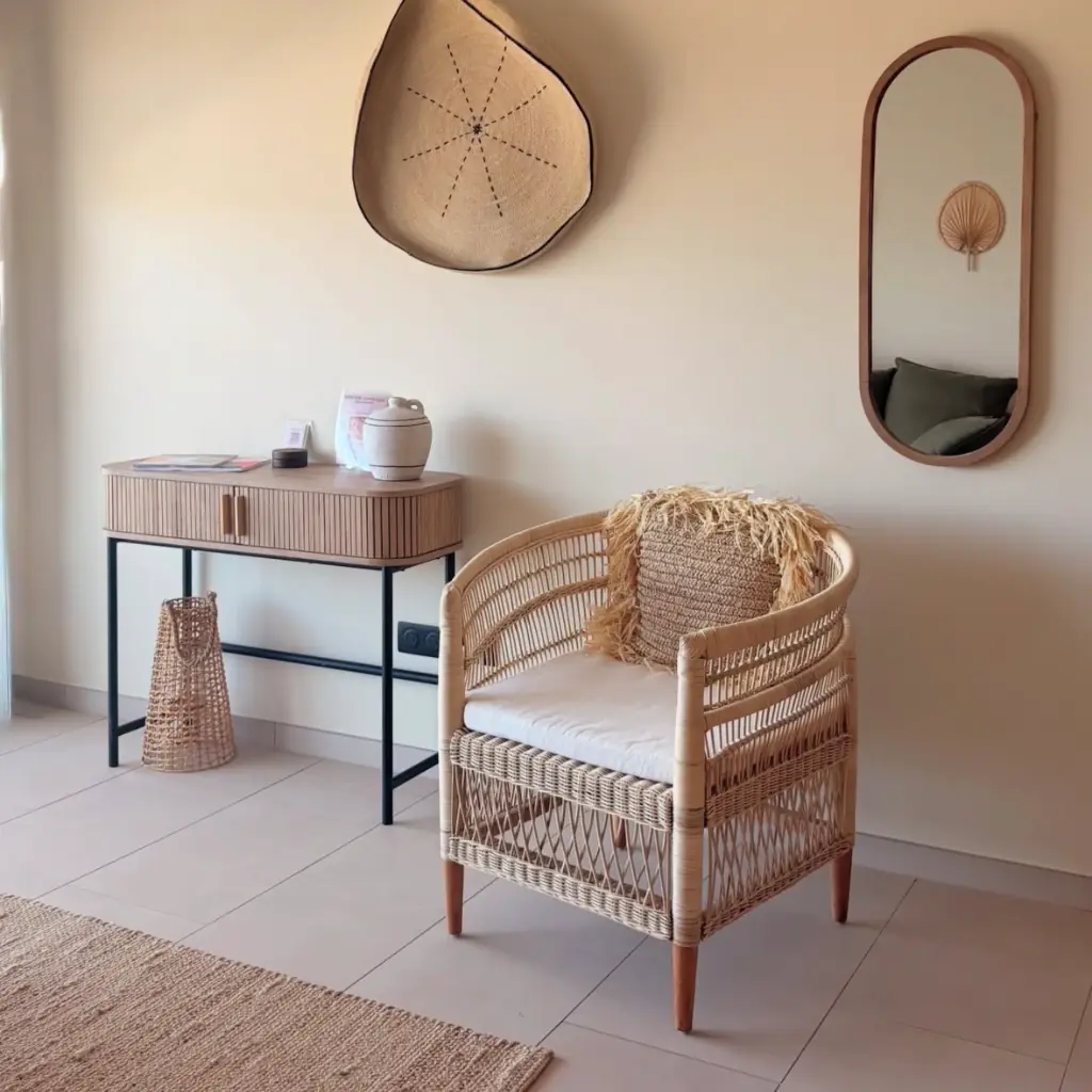 ILIOS - Fauteuil en rotin et pieds en teck