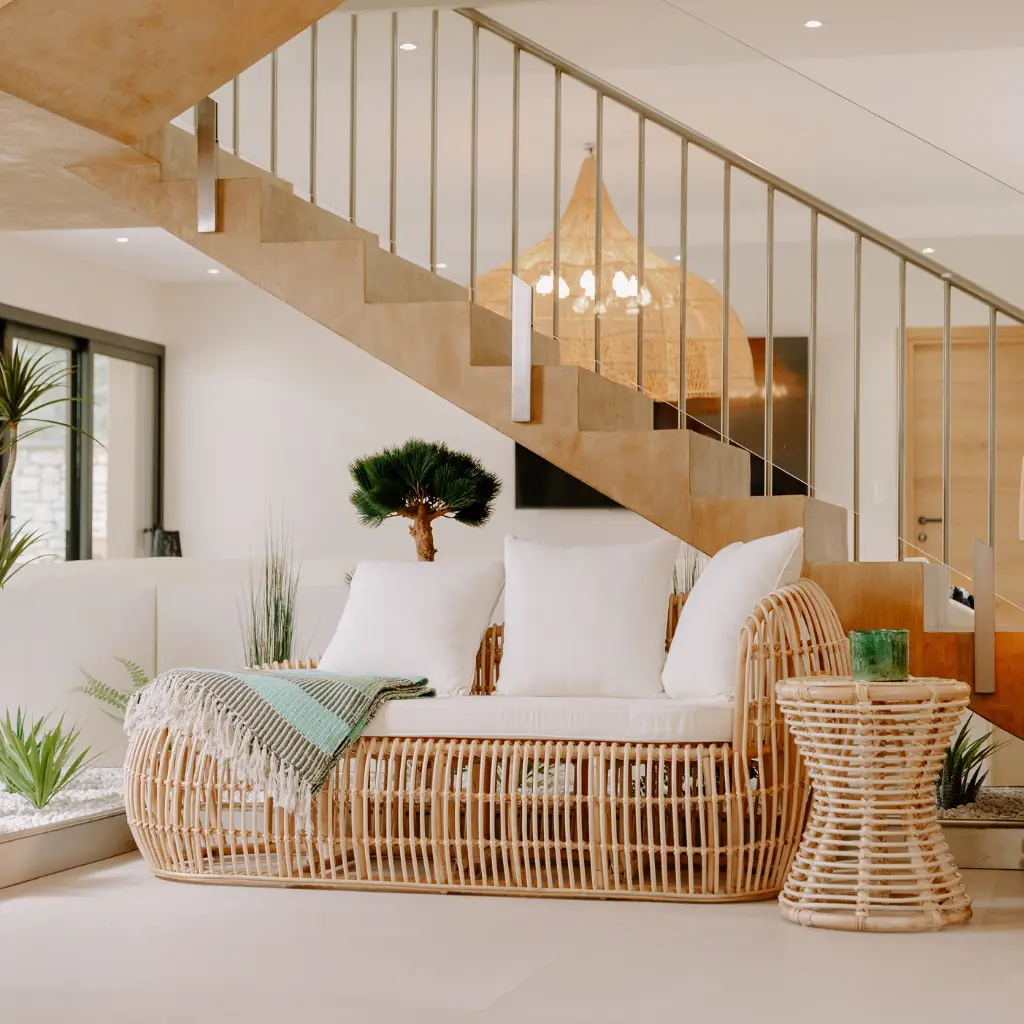 LULLI - Banquette design en rotin avec coussin