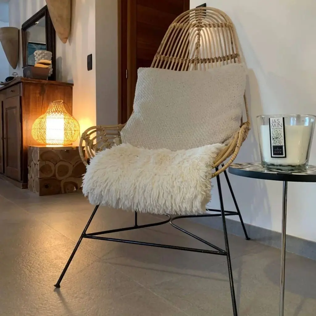 SAPHIR - Fauteuil en rotin et métal noir